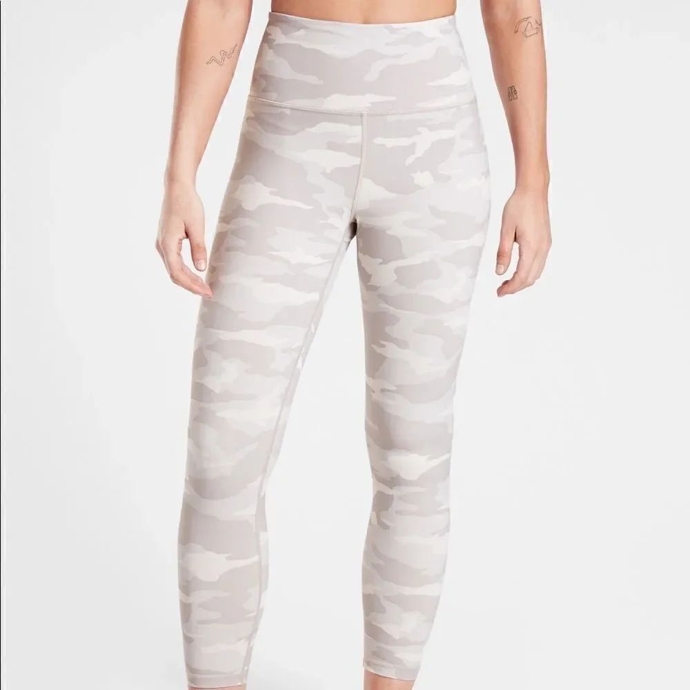 Athleta Elation Camo 7/8 Tight Taupe